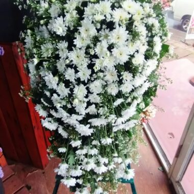 Cascading White Flower Stand